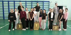 Весёлые старты в колледже: первокурсники показали командный дух!