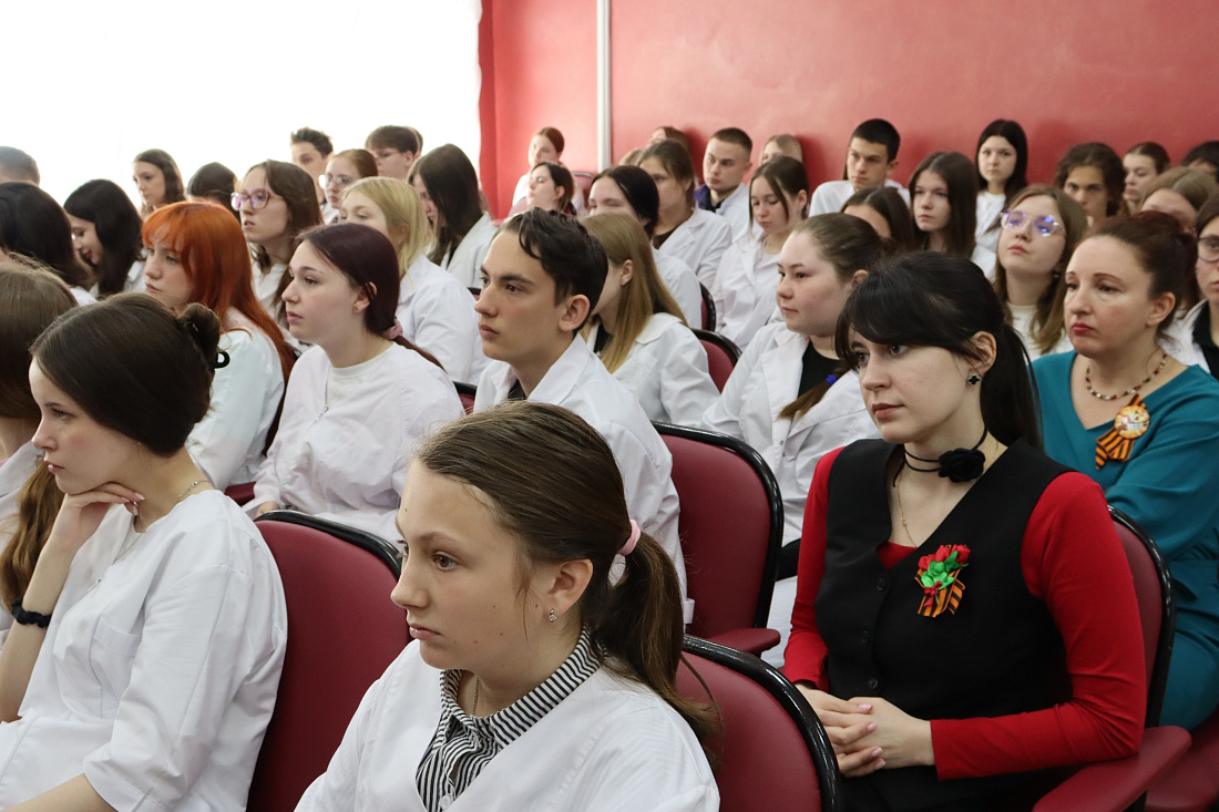 В колледже прошёл концерт в честь 81-й годовщины Великой Победы