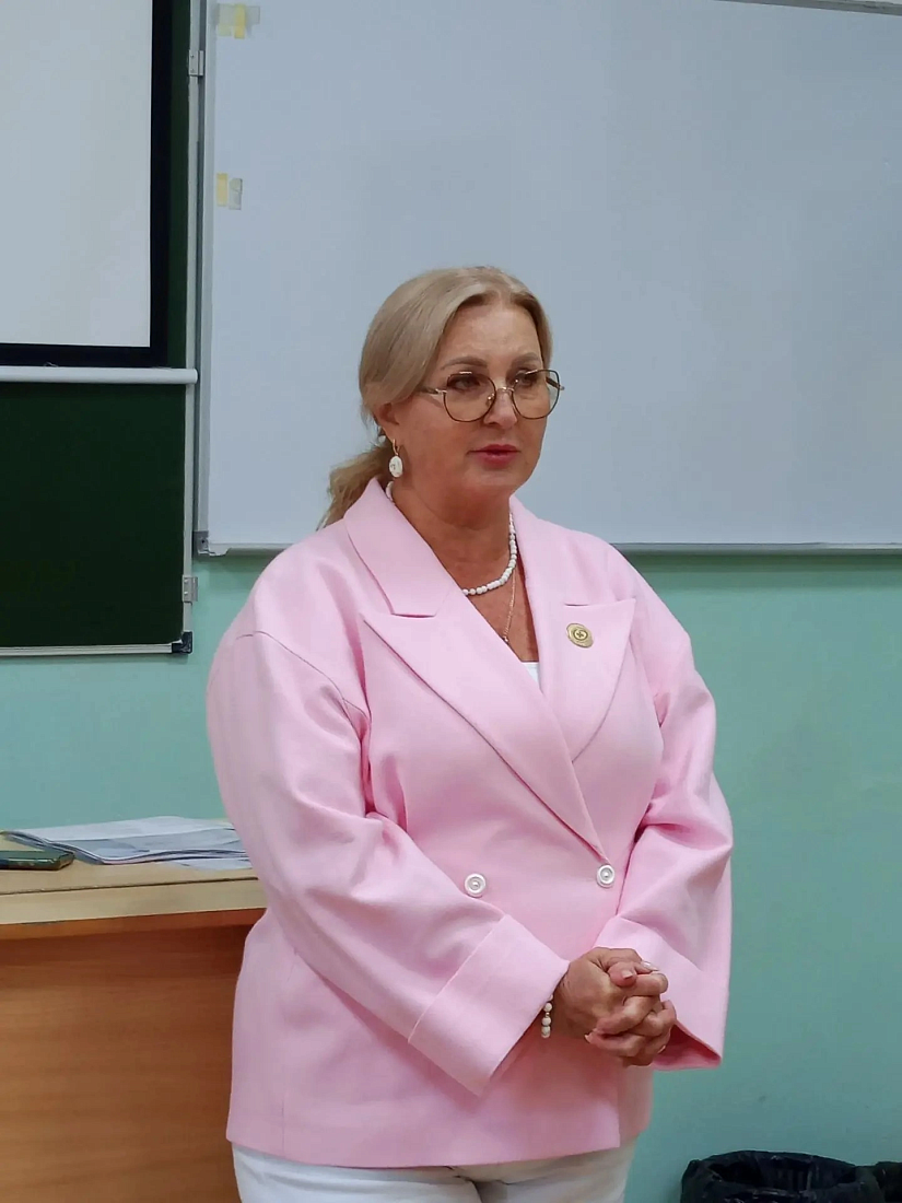 Уважаемые студенты! С праздником!