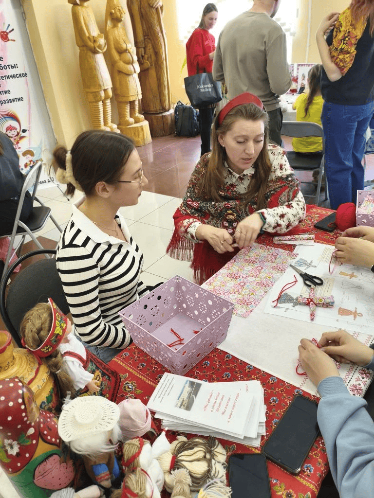 Студенты  Ульяновского фармацевтического колледжа погрузились в культуру народов России на фестивале «Национальная весна»