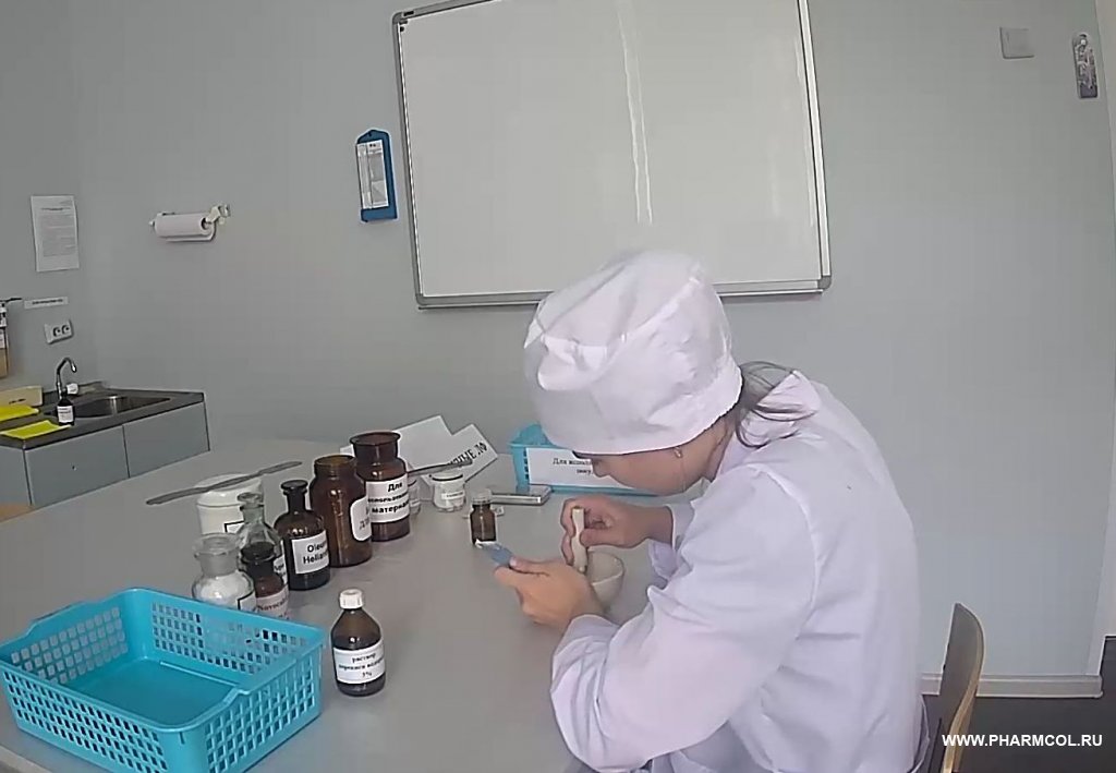 Финал VIII Национального чемпионата "Молодые профессионалы (WorldSkills Russia). Компетенция «Фармацевтика». Соревнования продолжаются
