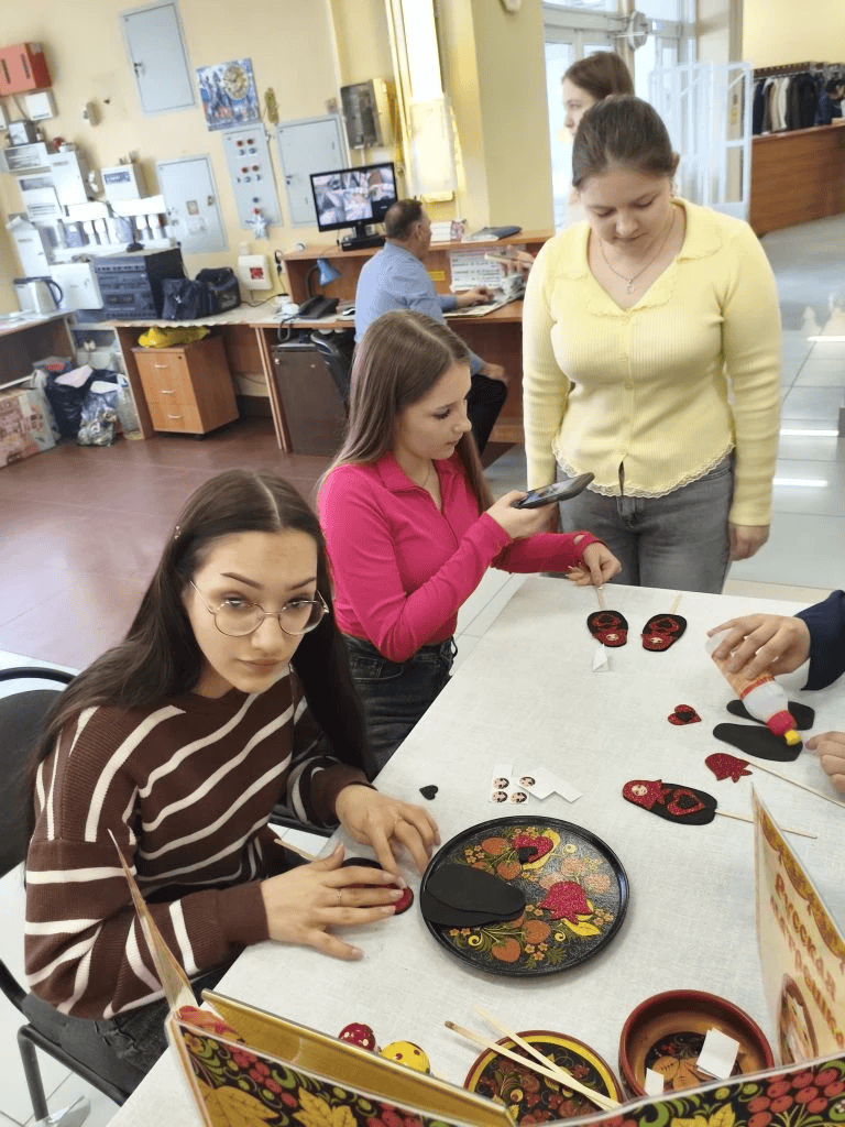 Студенты  Ульяновского фармацевтического колледжа погрузились в культуру народов России на фестивале «Национальная весна»