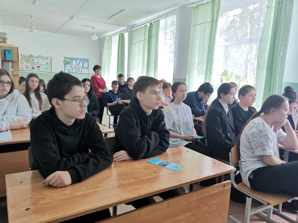 Центр карьеры. Преподаватели Ульяновского фармацевтического колледжа рассказали школьникам  Барышского района  о медицинских специальностях