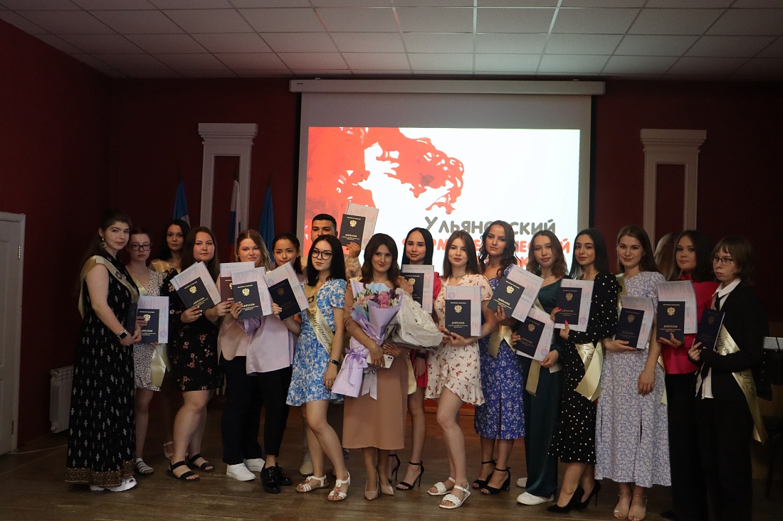 Торжественная церемония вручения дипломов выпускникам  специальности «Сестринское дело» 