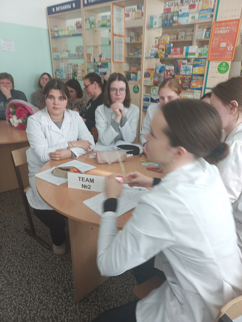 Открытое практическое занятие по иностранному языку: студенты освоили медицинскую тематику