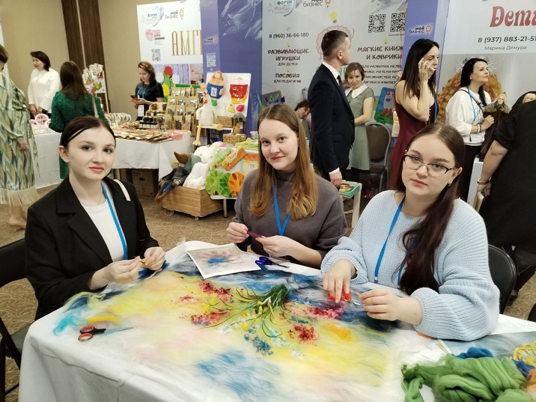 Представители  студенческого самоуправления Ульяновского фармацевтического колледжа приняли участие в Форуме деловых женщин