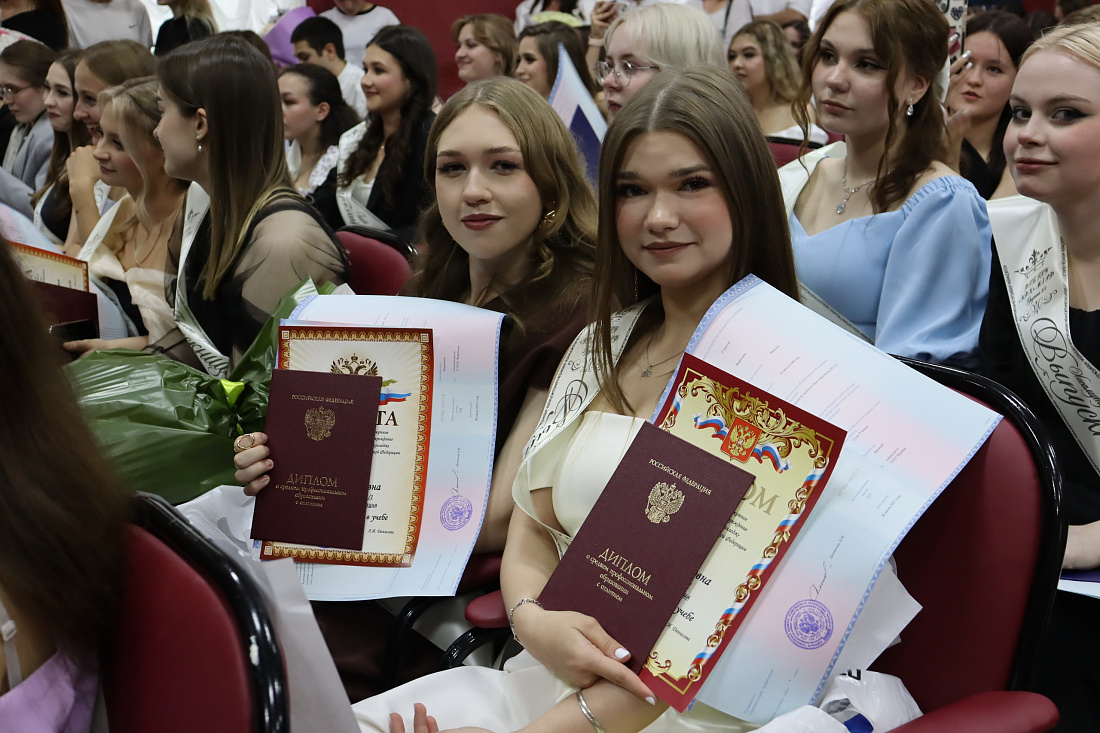 Торжественная церемония вручения дипломов выпускникам специальности «Фармация»