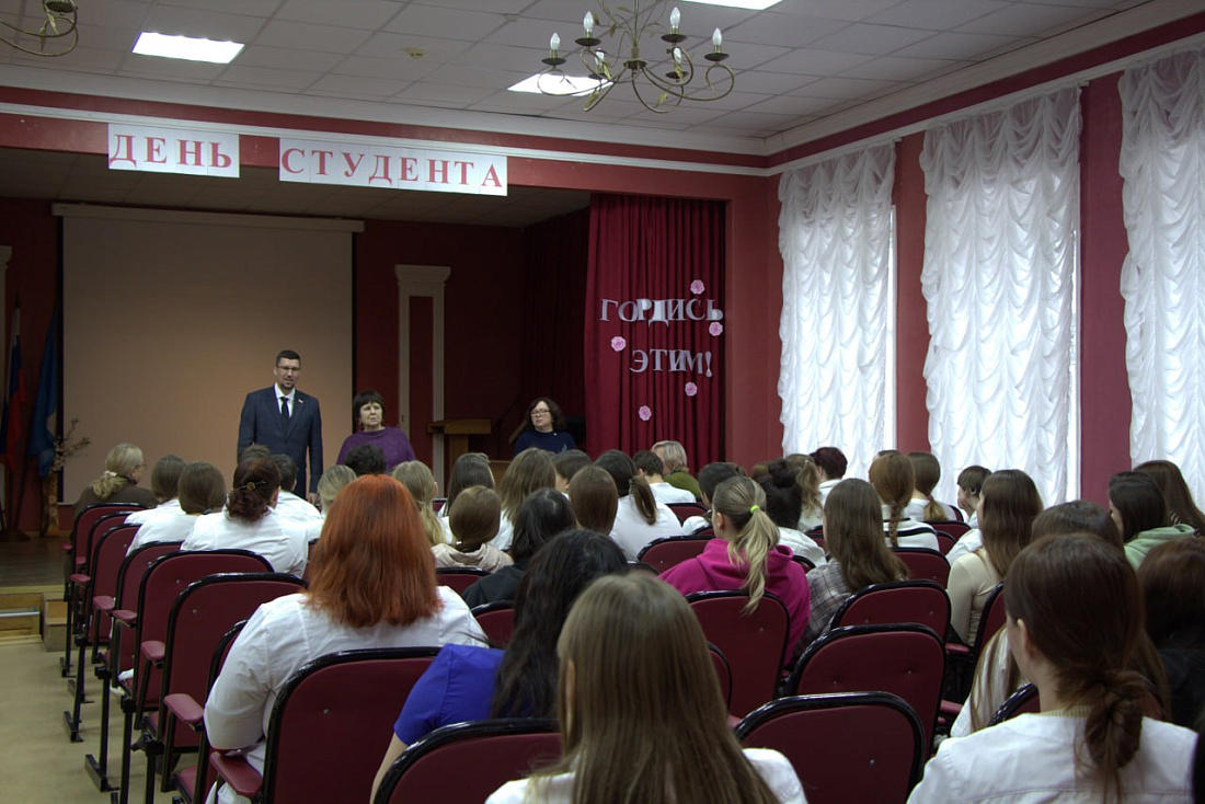 Служба содействия трудоустройству выпускников колледжа. Встреча с администрацией ГУЗ УОКЦСВМП им. Е.М. Чучкалова