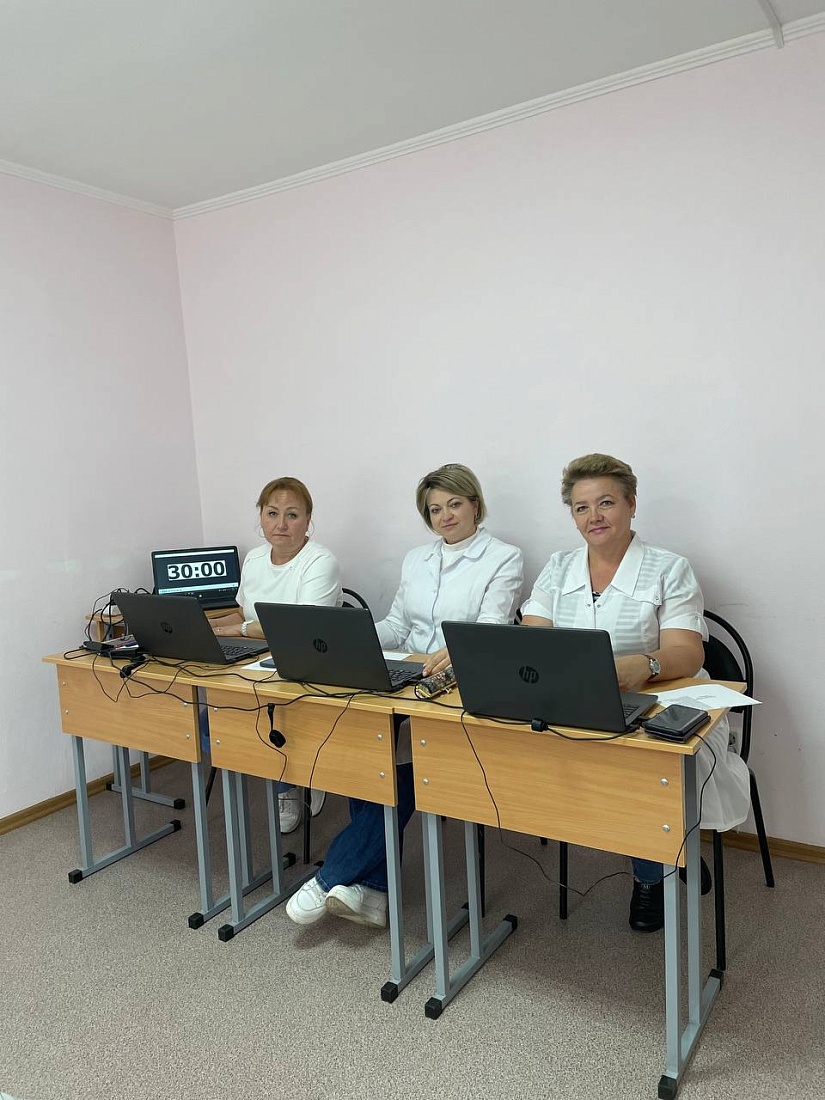 Служба содействия трудоустройства. Выпускники  проходят первичную аккредитацию специалистов