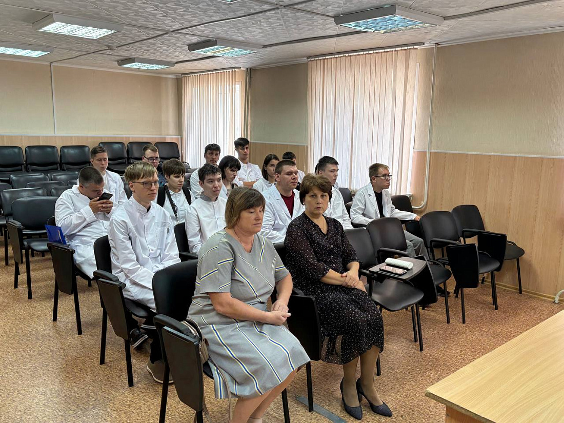 Встреча  студентов нового набора специальности «Медицинский массаж» с администрацией колледжа и председателем Ульяновской РО ВОС