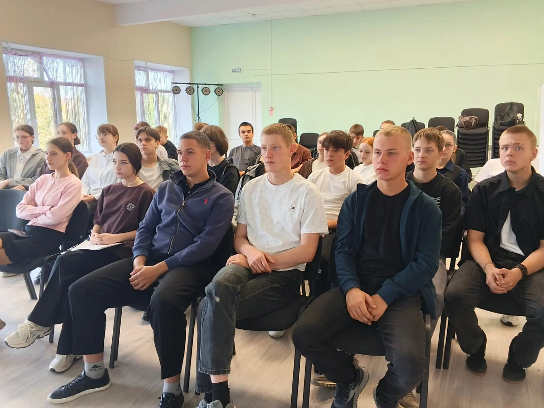 «Знакомство с профессиями»: Ульяновский фармацевтический колледж провёл профориентационные онлайн-встречи