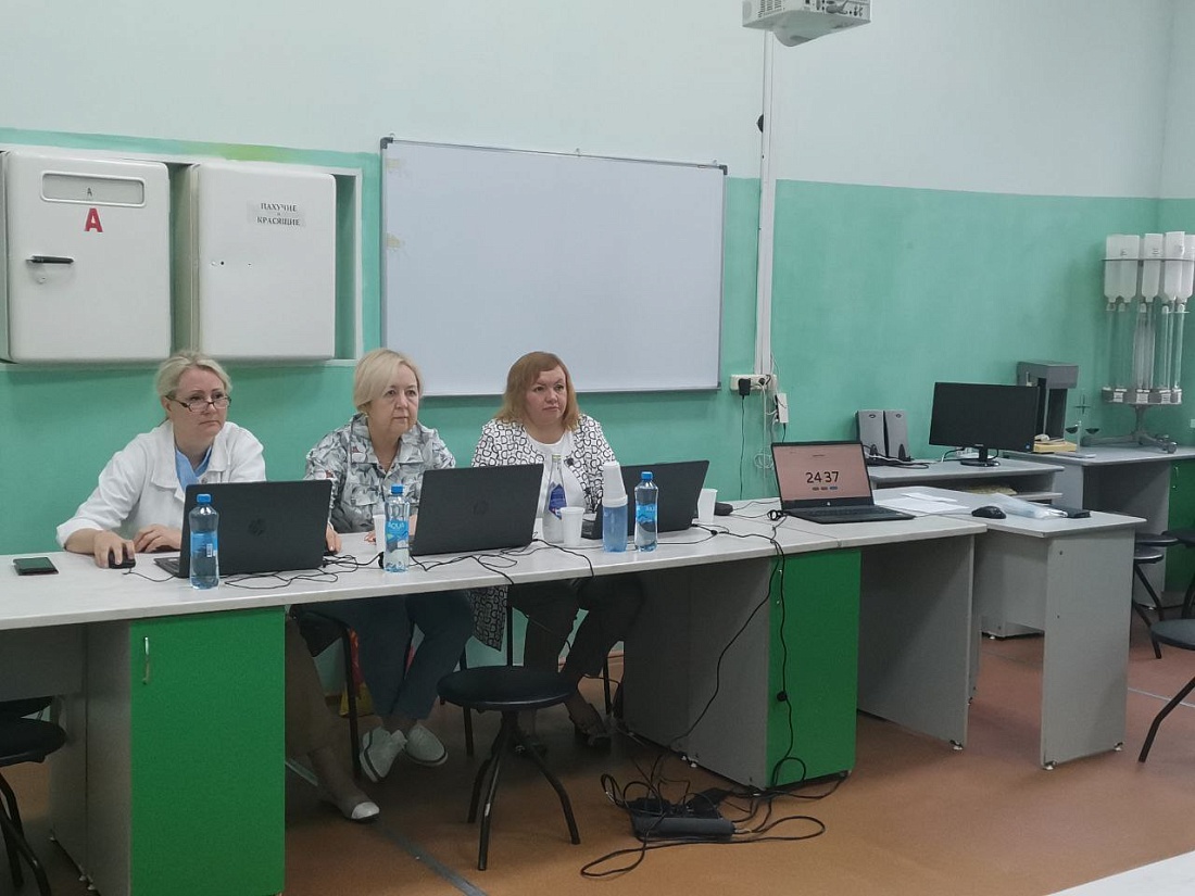 Служба содействия трудоустройства. Выпускники  проходят первичную аккредитацию специалистов