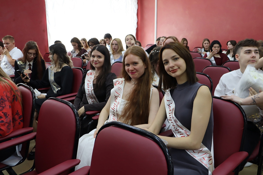 Торжественная церемония вручения дипломов прошла в Ульяновском фармацевтическом колледже