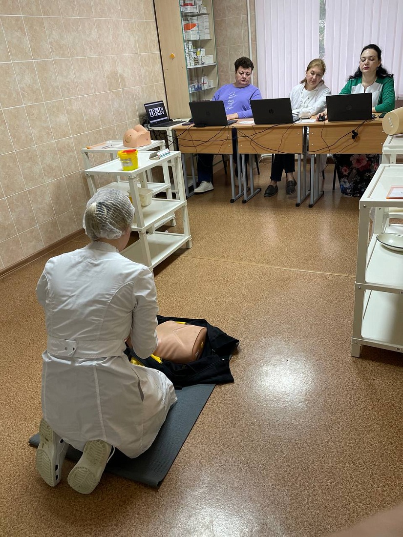 Служба содействия трудоустройства. Выпускники  проходят первичную аккредитацию специалистов