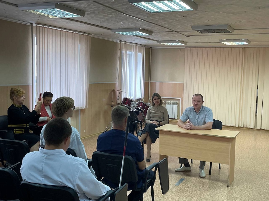  Прошла встреча студентов нового набора специальности «Медицинский массаж» с администрацией колледжа и председателем Ульяновской РО ВОС