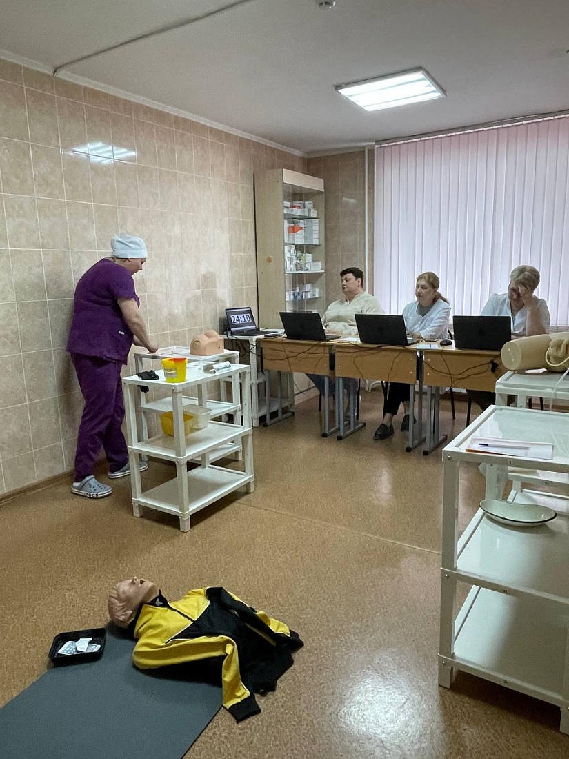 Служба содействия трудоустройства. Выпускники  проходят первичную аккредитацию специалистов