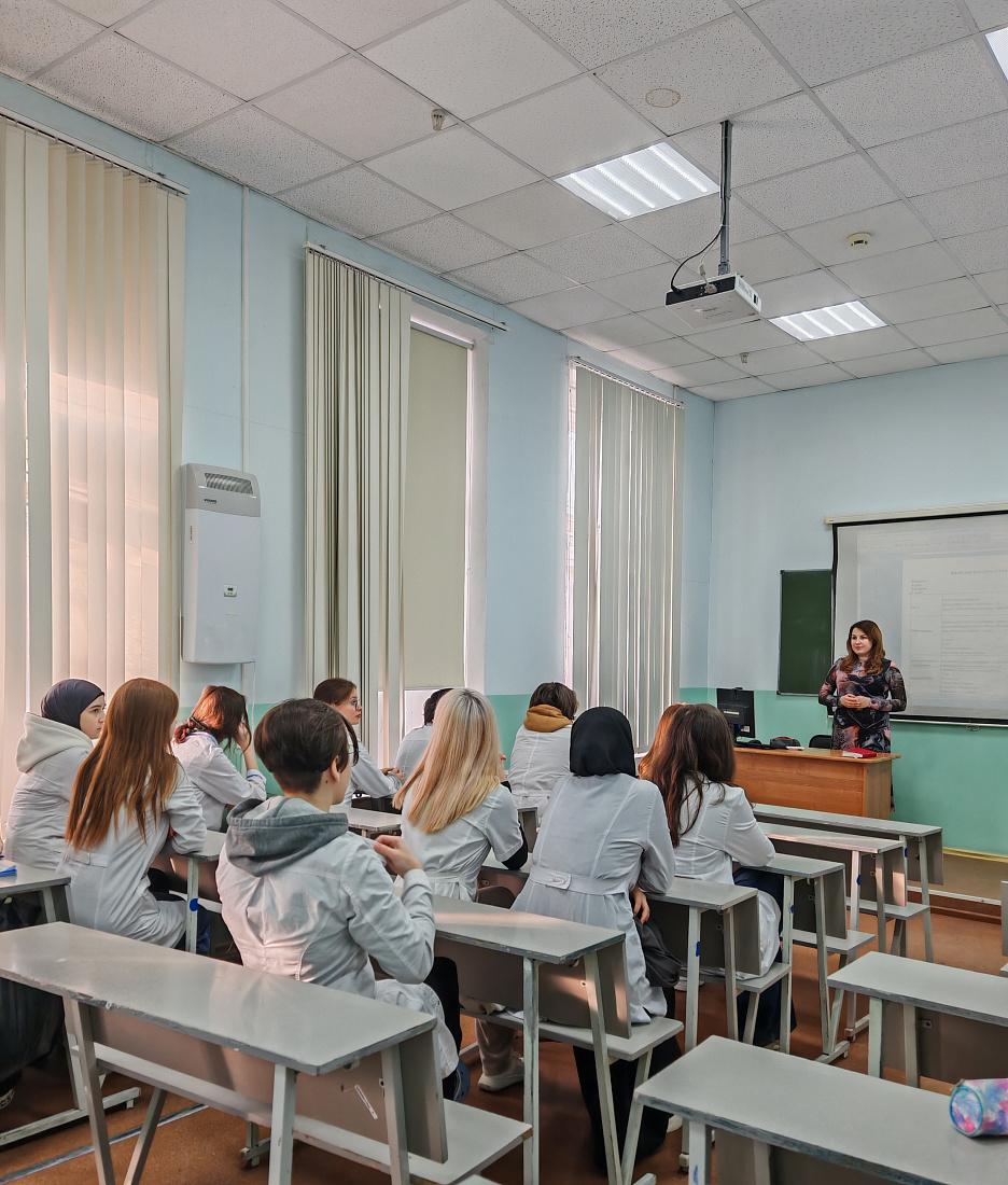 Служба содействия трудоустройству выпускников колледжа. Профориентационное  мероприятие  - мастер-класс «Как писать резюме» для  студентов  3-го курса по специальности «Фармация»