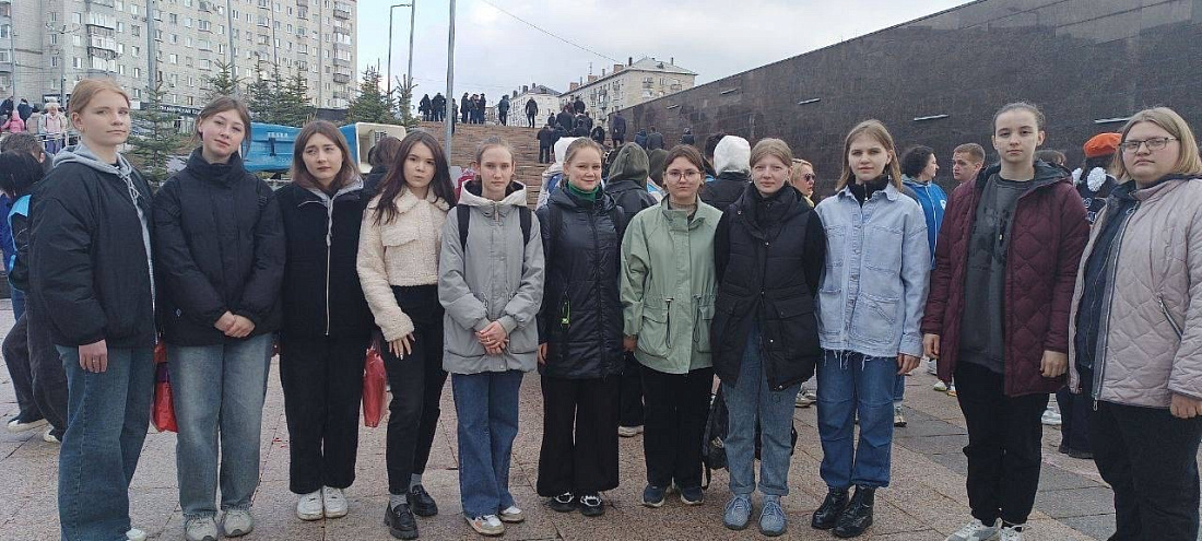 Студенты  Ульяновского фармацевтического колледжа приняли  участие  в митинге  памяти узников концлагерей