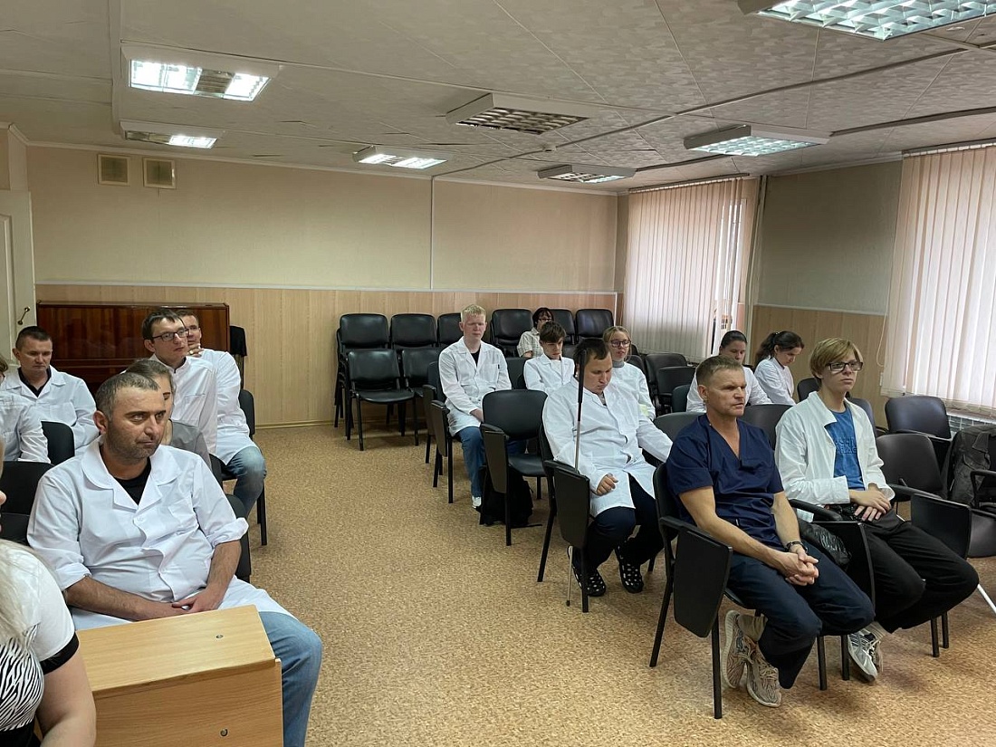  Прошла встреча студентов нового набора специальности «Медицинский массаж» с администрацией колледжа и председателем Ульяновской РО ВОС