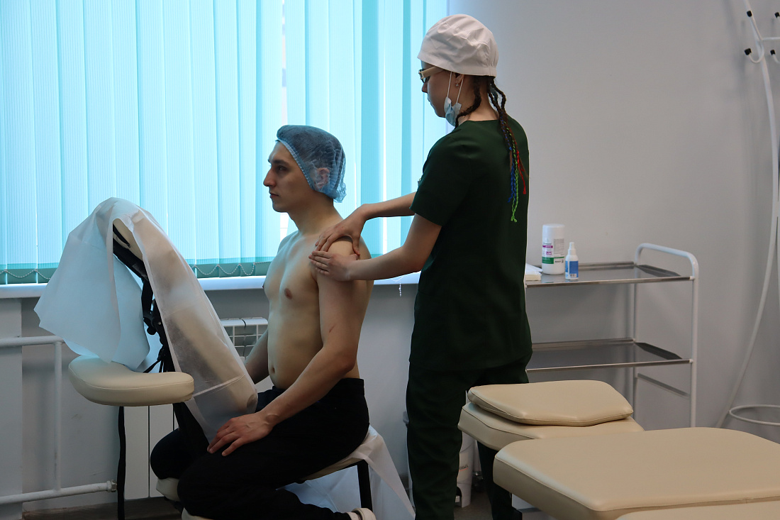 ОЧНЫЙ ТУР ОТБОРОЧНОГО ЭТАПА ВСЕРОССИЙСКОГО КОНКУРСА СРЕДИ МЕДИЦИНСКИХ И ФАРМАЦЕВТИЧЕСКИХ КОЛЛЕДЖЕЙ В НОМИНАЦИИ «СТУДЕНТ ГОДА ПО СПЕЦИАЛЬНОСТИ «МЕДИЦИНСКИЙ МАССАЖ» (ДЛЯ ОБУЧЕНИЯ ЛИЦ С ОГРАНИЧЕННЫМИ ВОЗМОЖНОСТЯМИ ЗДОРОВЬЯ ПО ЗРЕНИЮ)»