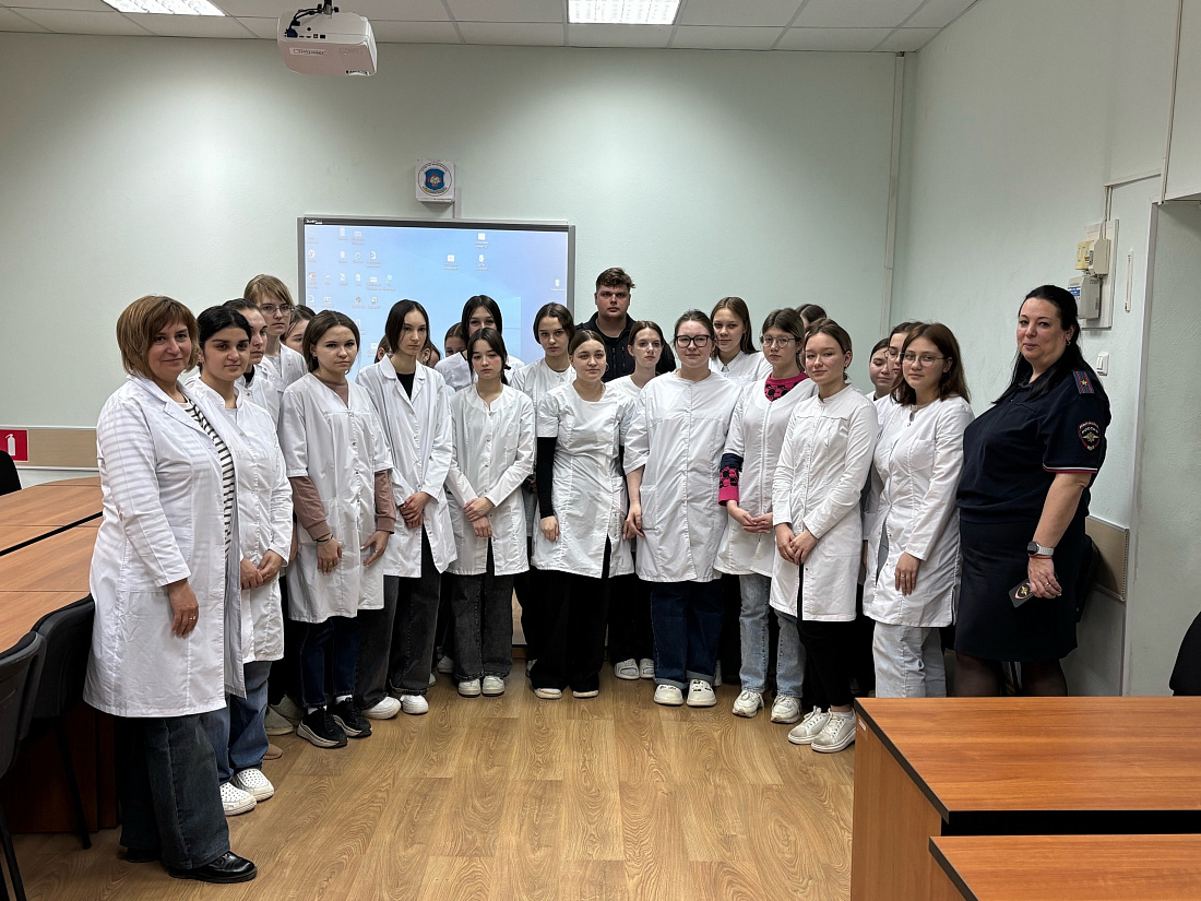 Встреча  студентов с представителем ГУЗ «Ульяновская областная наркологическая больница» и с представителями Ульяновского линейного отдела МВД России по транспорту. 