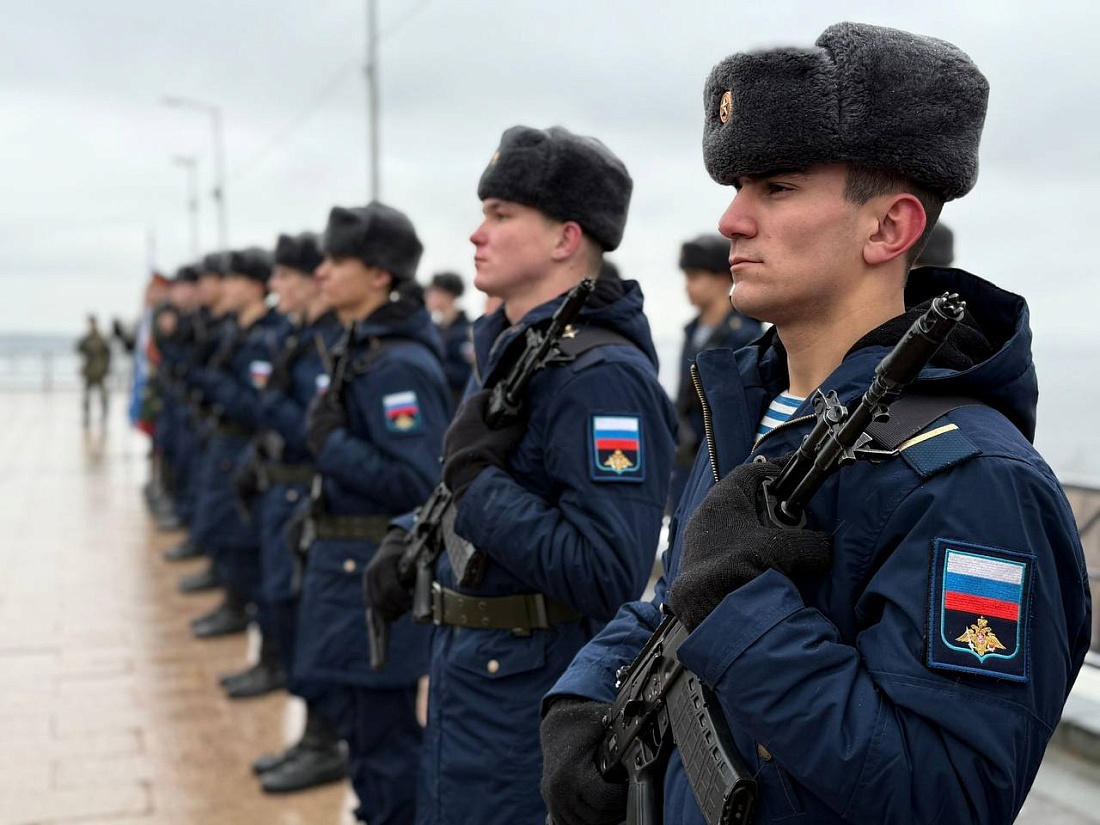 Студенты  приняли участие в митинге, посвященном Дню Неизвестного Солдата.