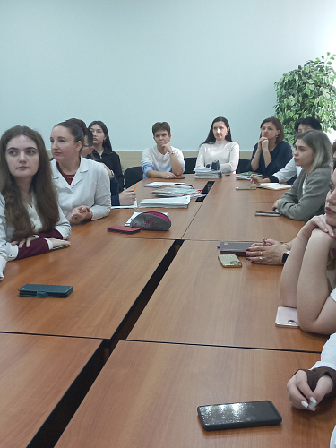 Занятие в Школе педагогического мастерства: развитие продуктивного мышления у студентов