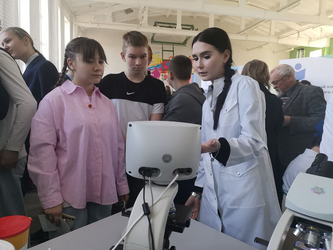 Работа профориентационной площадки на региональном фестивале «Содружество профессий»