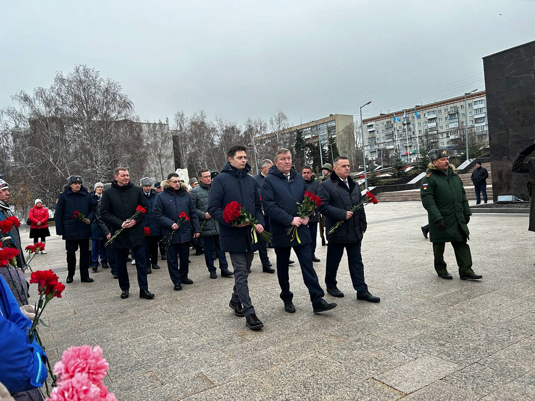 Студенты  Ульяновского фармацевтического колледжа приняли участие в митинге, посвященном Дню Неизвестного Солдата  3 декабря 2024 г. на площади 30-летия Победы студенты Ульяновского фармацевтического колледжа приняли участие в митинге, посвящённом Дню Неи