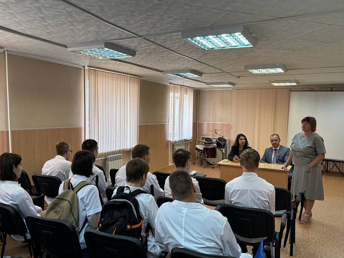 Встреча  студентов нового набора специальности «Медицинский массаж» с администрацией колледжа и председателем Ульяновской РО ВОС