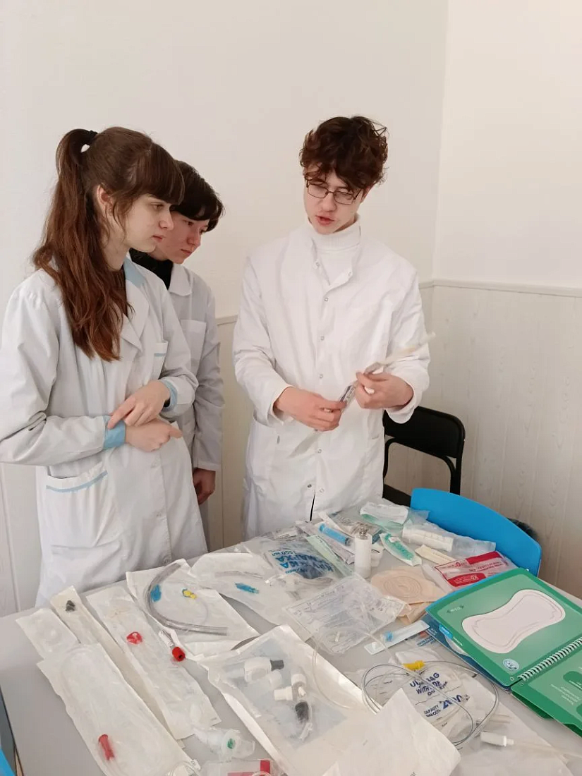 В колледже прошла выставка фармацевтических товаров в рамках Декады специальности «Фармация»