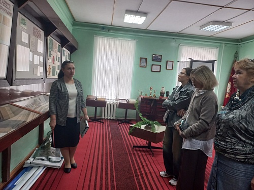 Первое занятие в школе начинающего преподавателя состоялось в музее колледжа