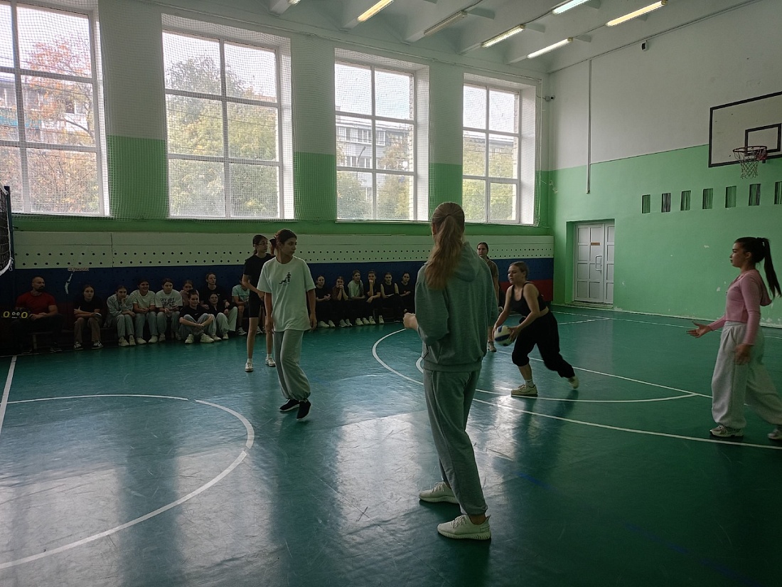 Турнир  по пионерболу среди женских команд первого курса