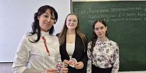 Праздничная акция «Букет поздравлений» прошла в Ульяновском фармацевтическом колледже